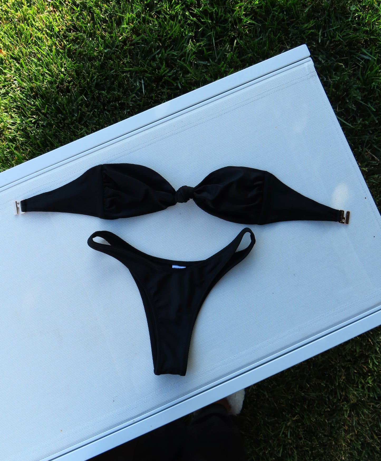 Classic Black Bottom